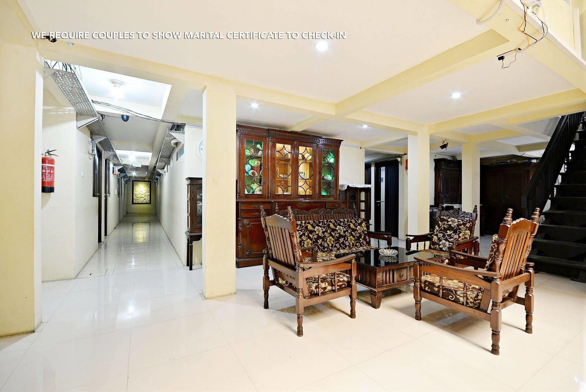 Zen Rooms Kuningan Syariah Jakarta Exteriér fotografie