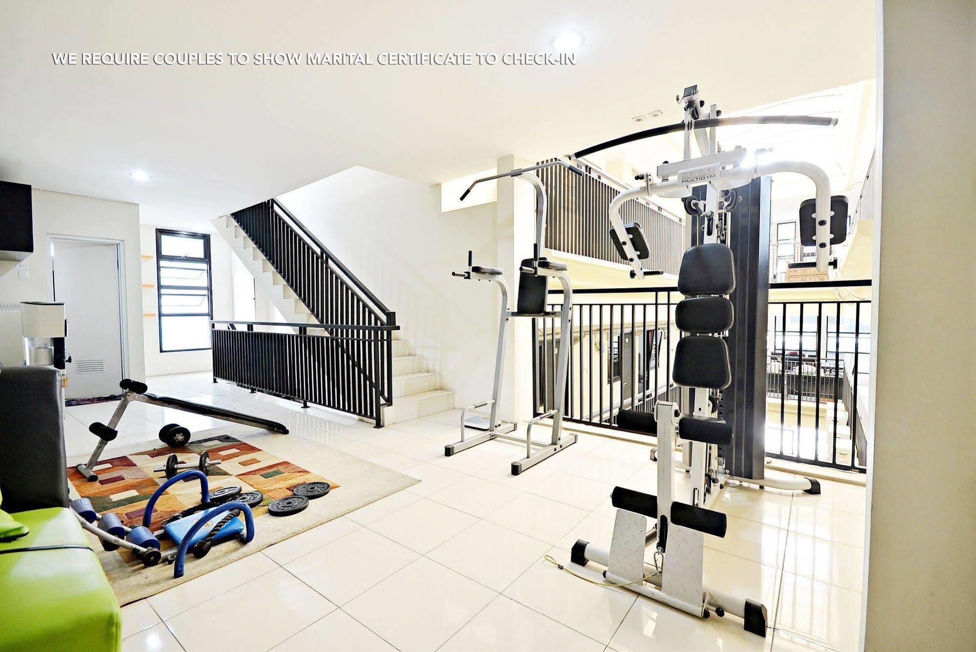 Zen Rooms Kuningan Syariah Jakarta Exteriér fotografie