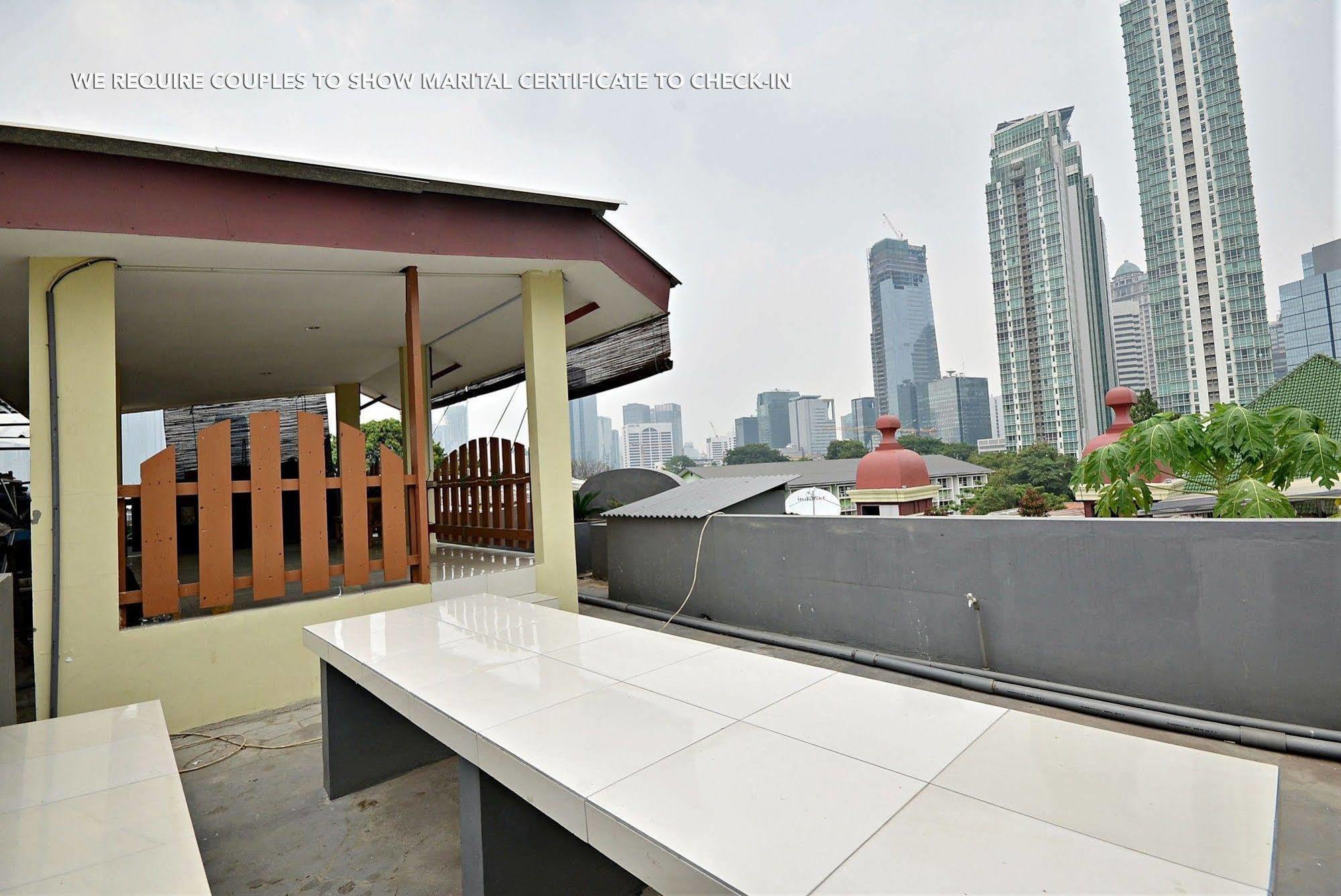 Zen Rooms Kuningan Syariah Jakarta Exteriér fotografie