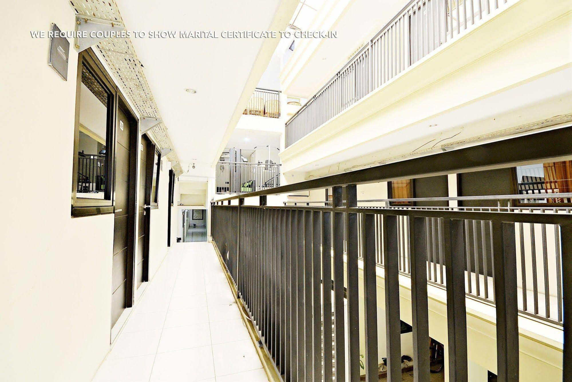 Zen Rooms Kuningan Syariah Jakarta Exteriér fotografie